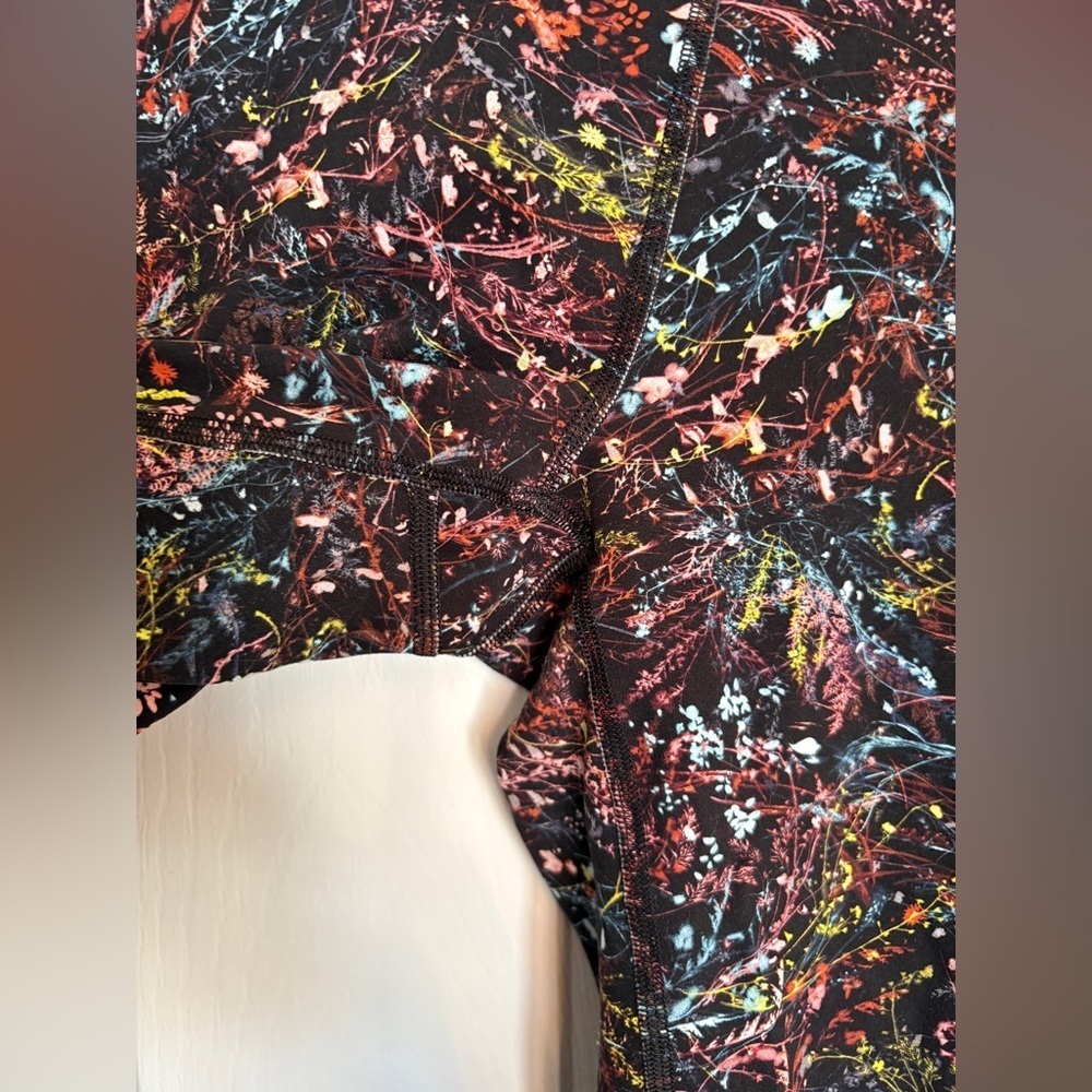 LULULEMON ‘Foilage’ Activewear Leggings - Picture 4 of 12